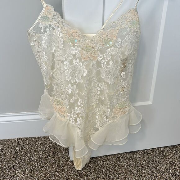 Victoria’s Secret Gold Label Sexy White Wedding Lace Teddy Beads Nightie NWT - Picture 3 of 15